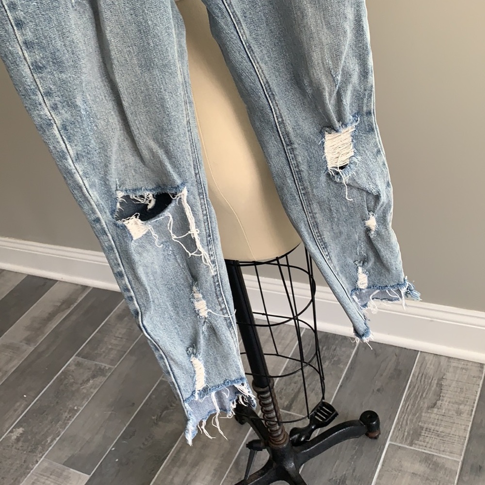 MISGUIDED JEANS - Picture 2 of 5